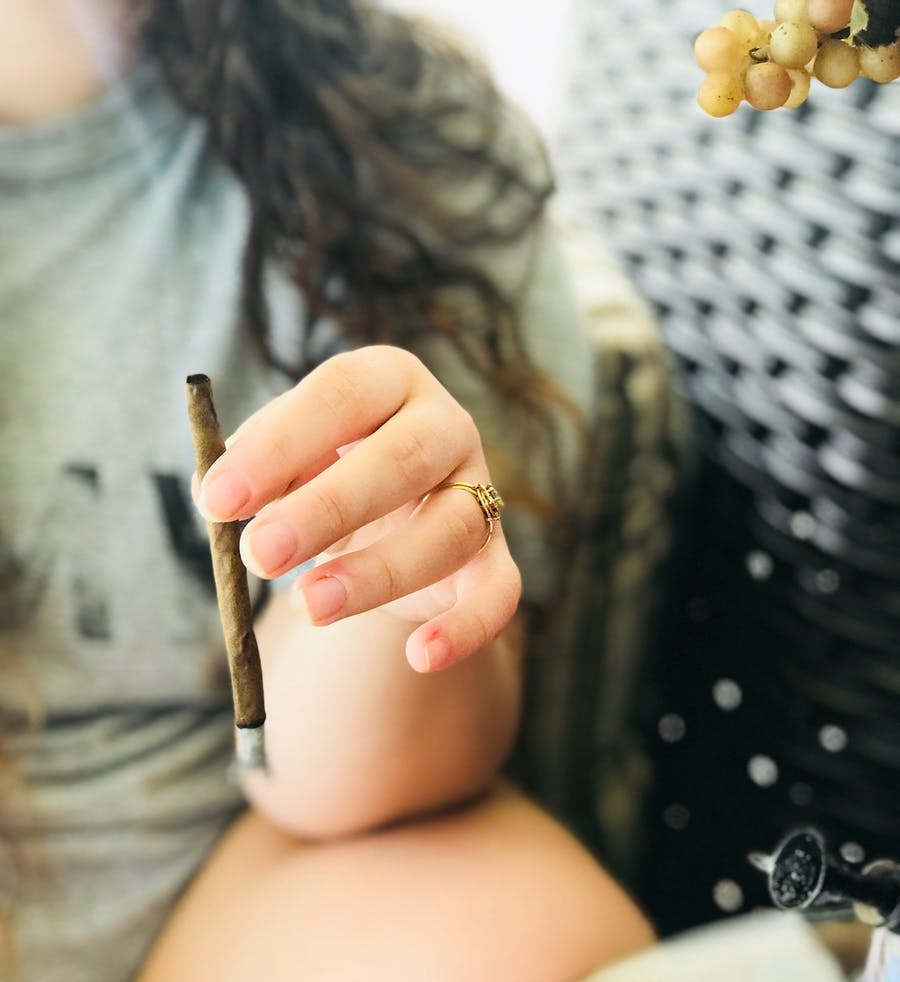 How To Roll A Honey Blunt