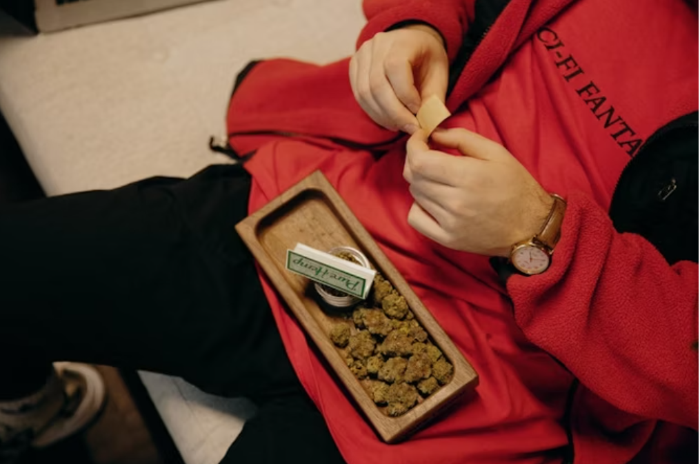 How To Roll A Joint Filter In 4 Easy Steps