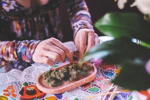 How To Grind Weed Without A Grinder: 8 Easy Ways To Do It