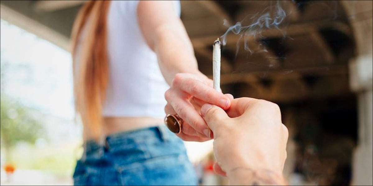 10 Tricks To Get Away With Smoking Weed In Public