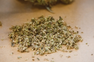 How To Re-Moisten Dry Weed