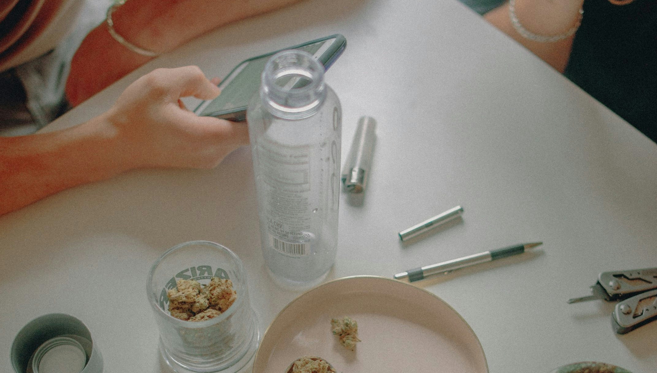 How to Make a Homemade Bong: 5 Steps (with Pictures)
