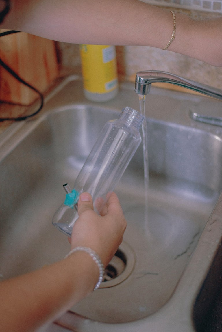 easiest way to make a bong