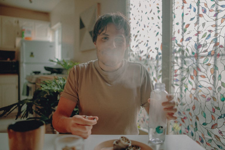 easiest way to make a bong