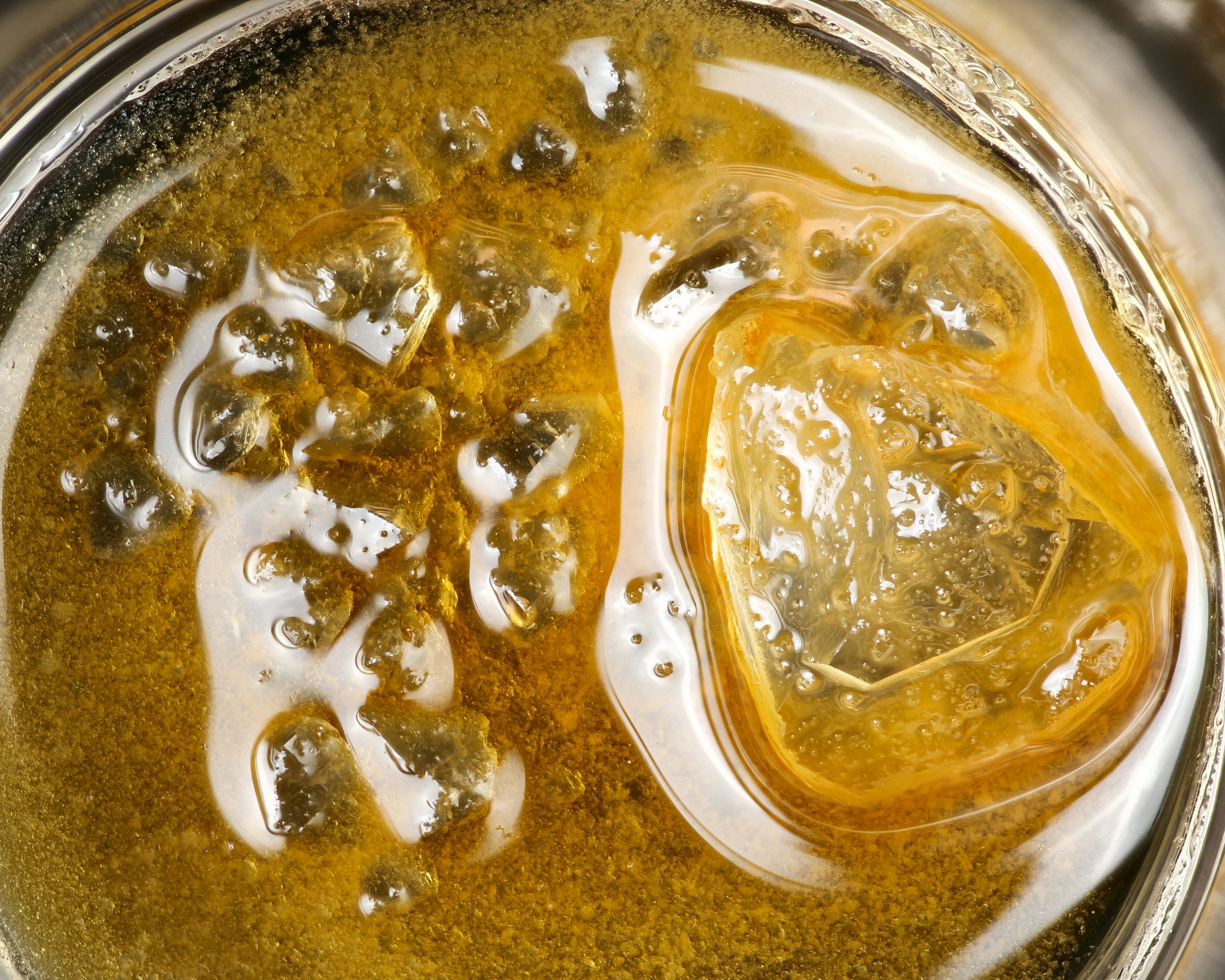 Live Resin Vs Distillate: What’s The Difference? | Herb