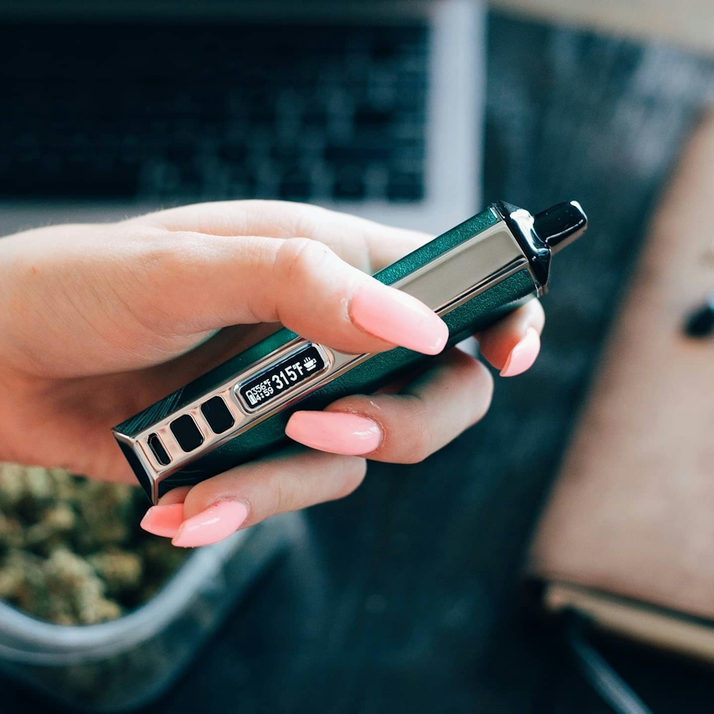 XVAPE Aria Review Perfectly Designed For Dry Herb & Concentrates