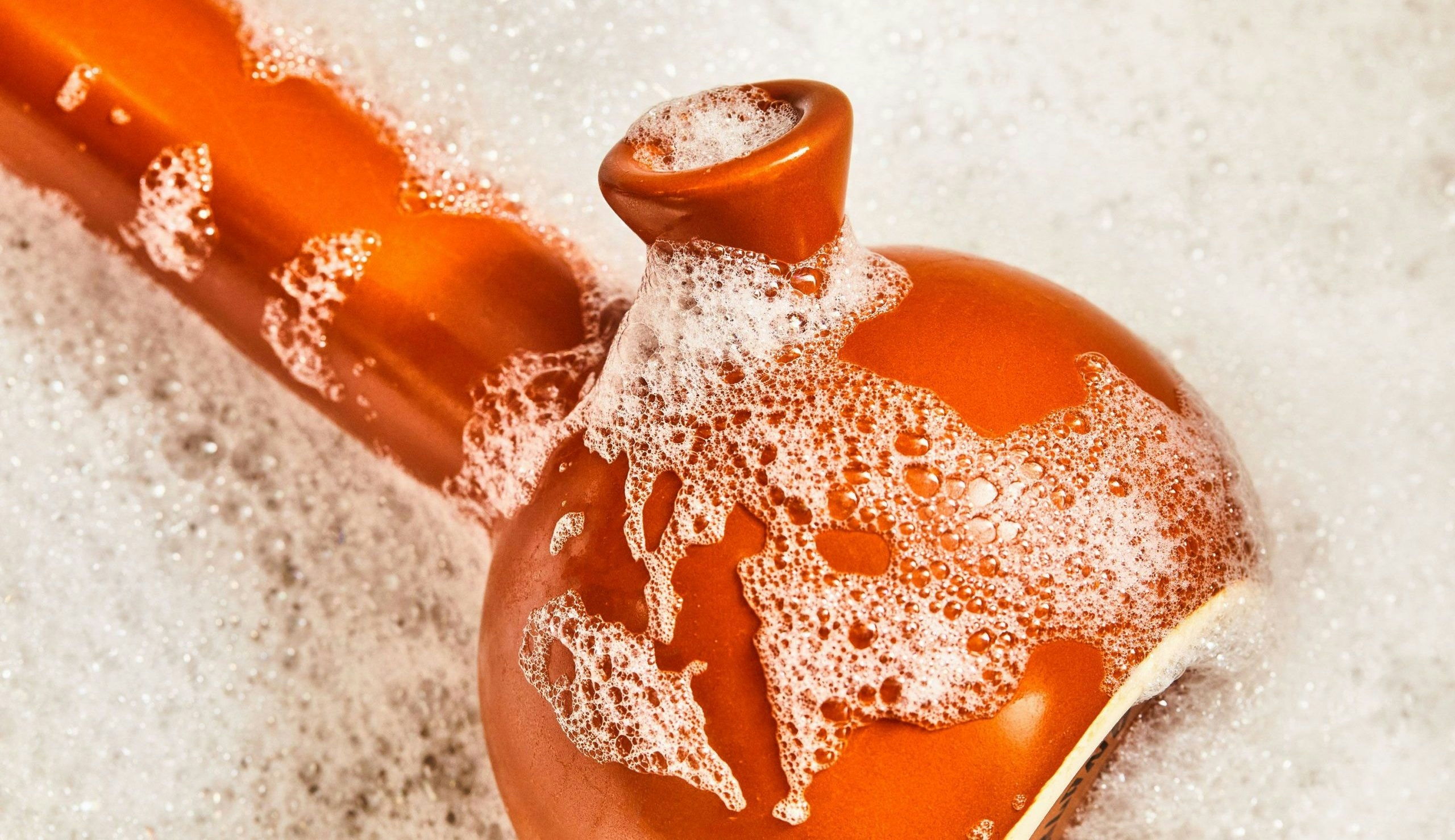How to Clean A Bong (And Why You’re Probably Doing It Wrong)