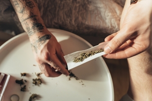 What To Use As Rolling Paper: 6 Alternatives