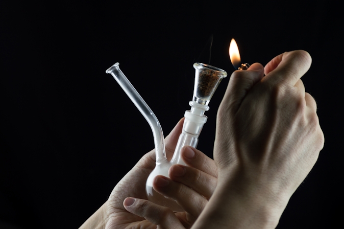 What Is A Bubbler Pipe & How To Use It