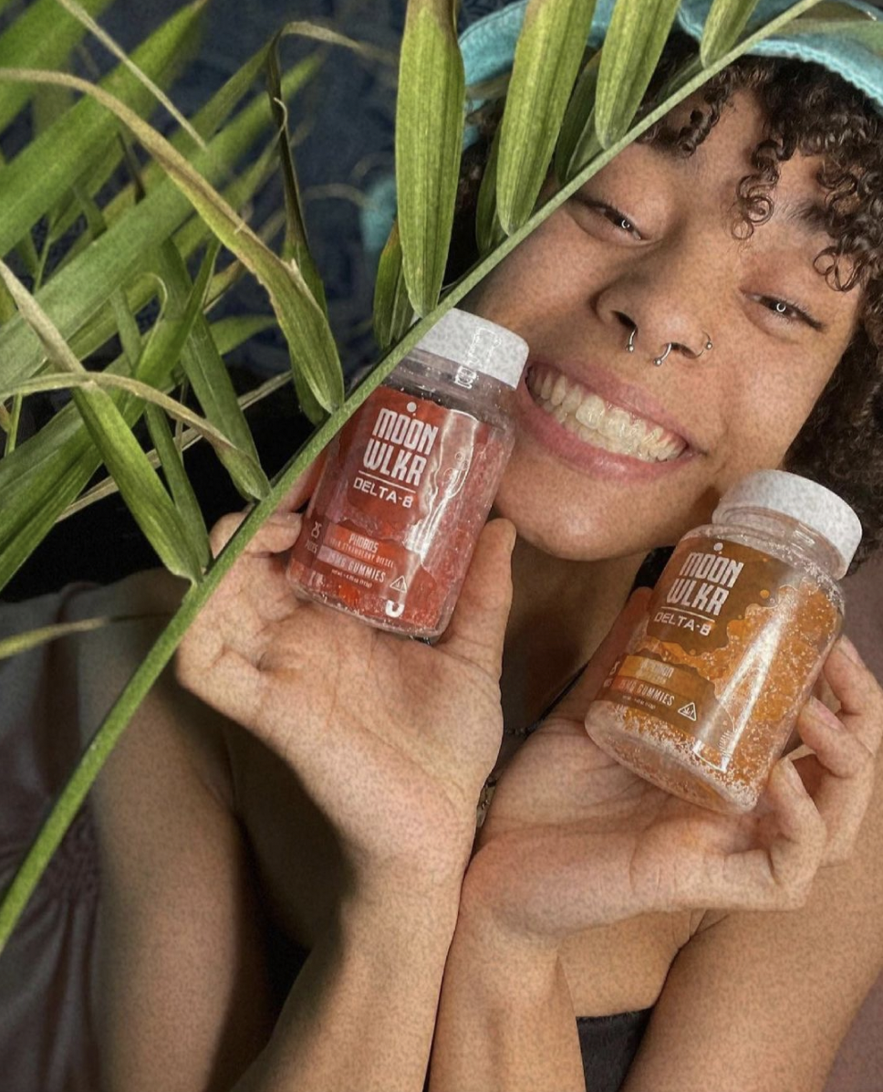 Moonwlkr Delta 8 Review: Space Out With These Tasty D8 Products