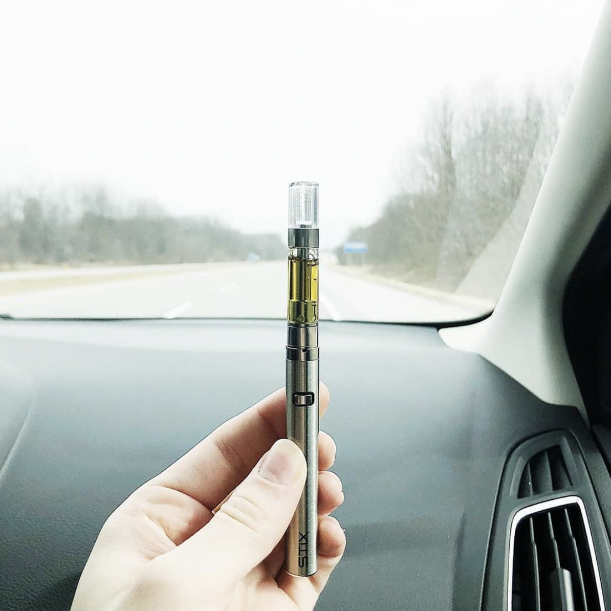 Yocan Stix Review: How To Use, Pros & Cons