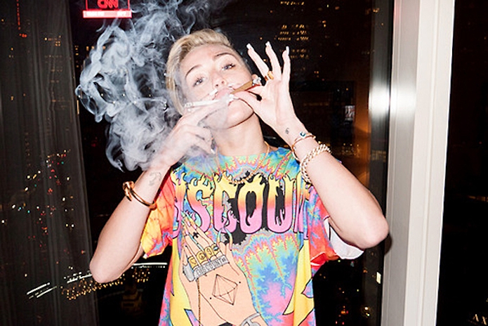 How Miley Cyrus Convinced Her Mom To Start Smoking Weed
