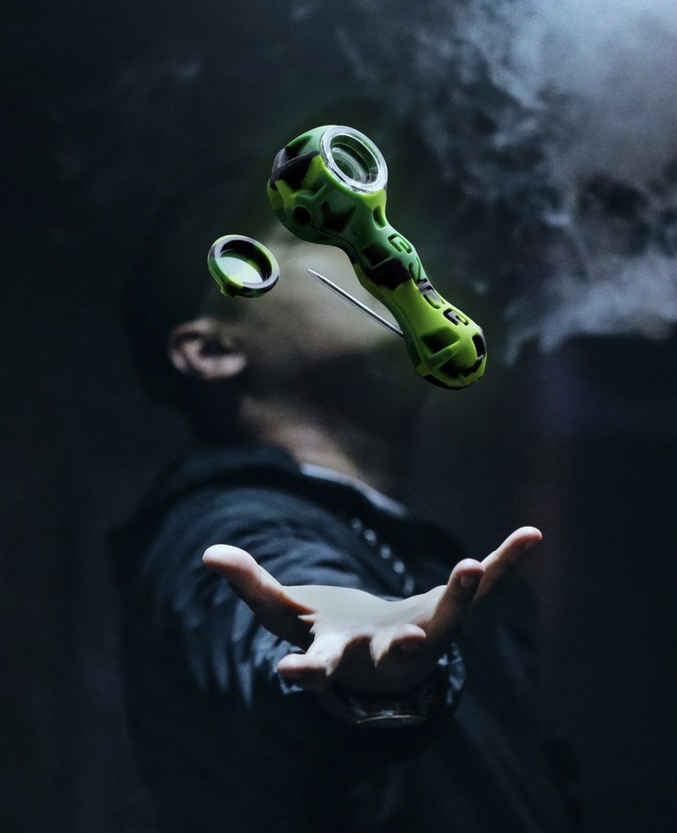 Eyce Silicone Spoon Pipe Review: Is This The Best Silicone Pipe?