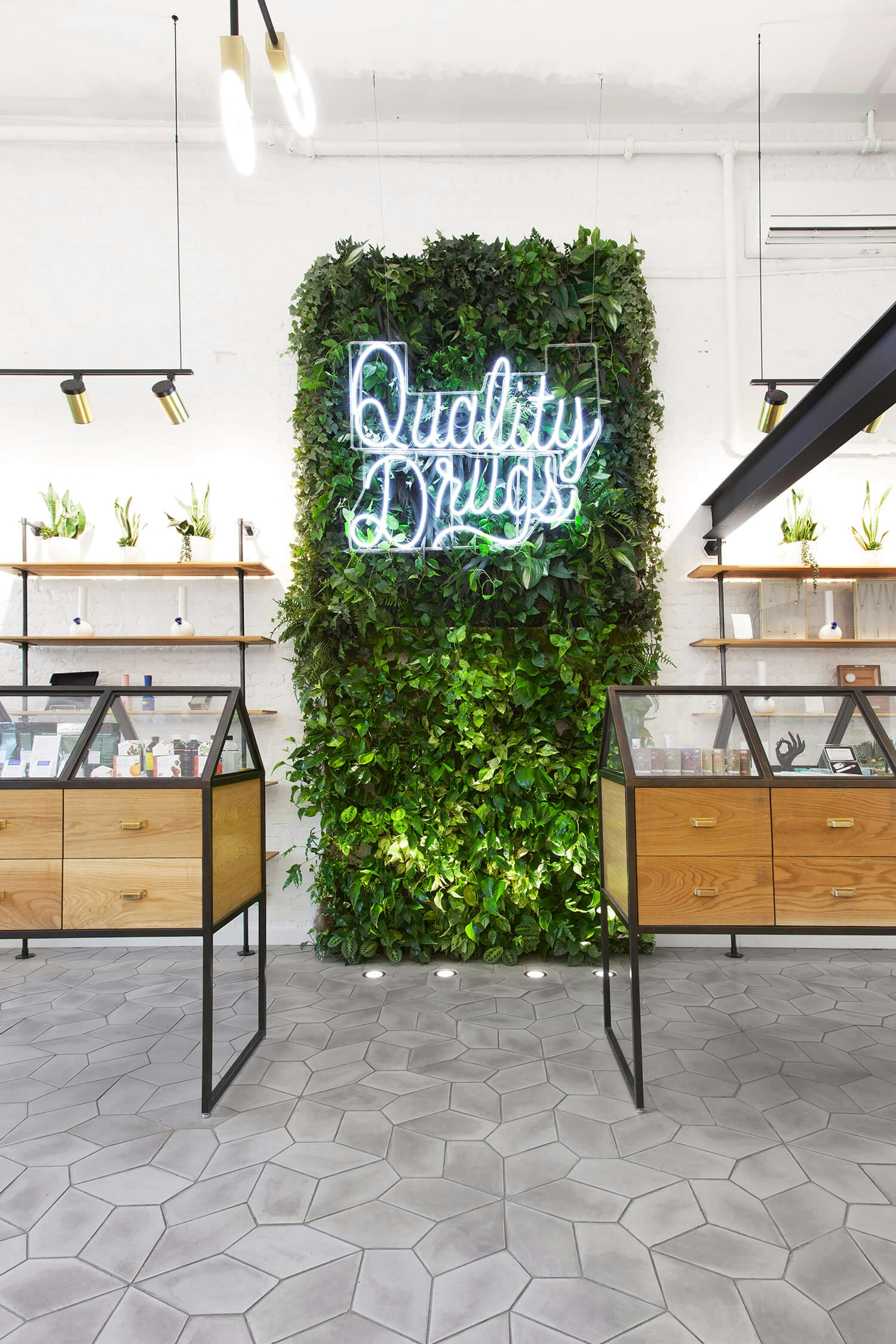 Leafly Establishes International Budtender Day