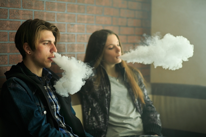 Top Vapor VP-100 Vaporizer Review: Should You Buy This Desktop Vape?