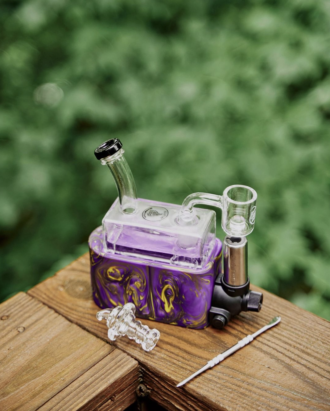 Stache Rio Review: An Innovative Rig For Dabbing Enthusiasts
