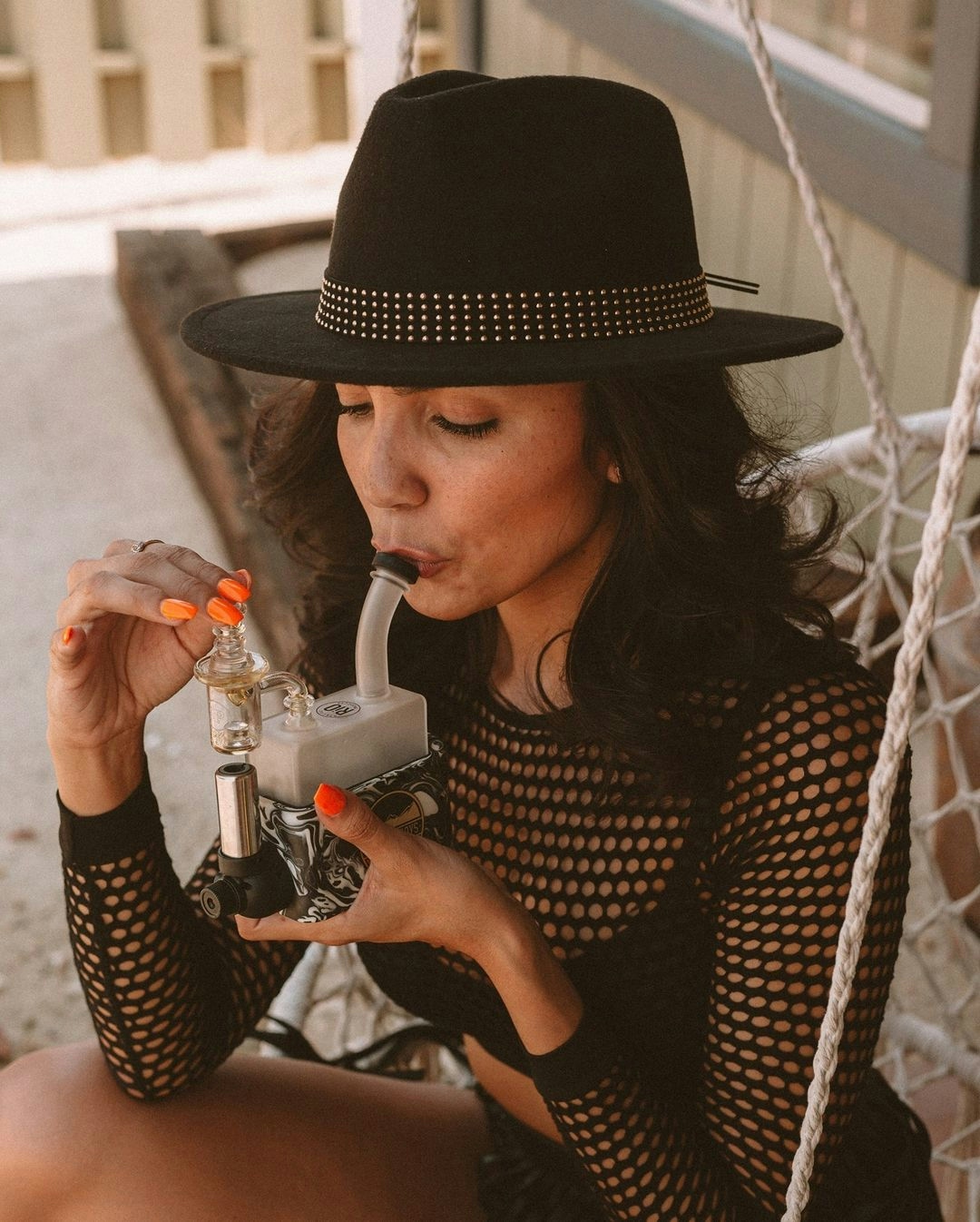 Stache Rio Review: An Innovative Rig For Dabbing Enthusiasts