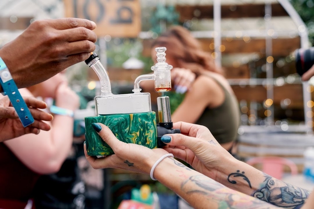 Stache Rio Review: An Innovative Rig For Dabbing Enthusiasts