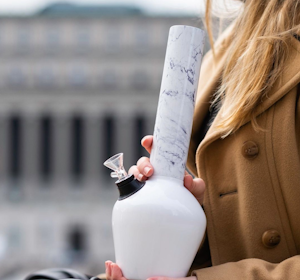 3 Benefits Of Ceramic Bongs