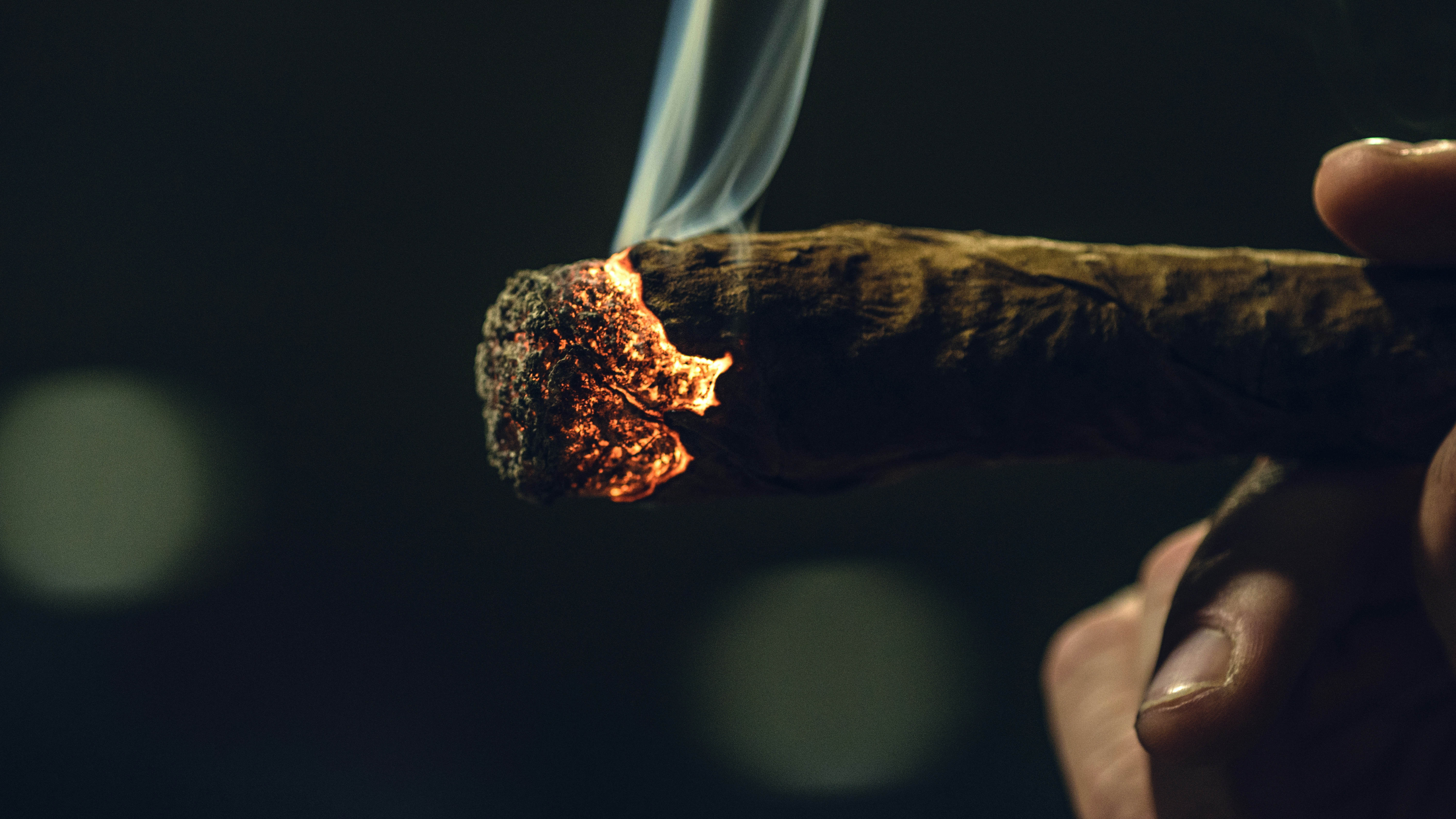 What Is A Moon Blunt?