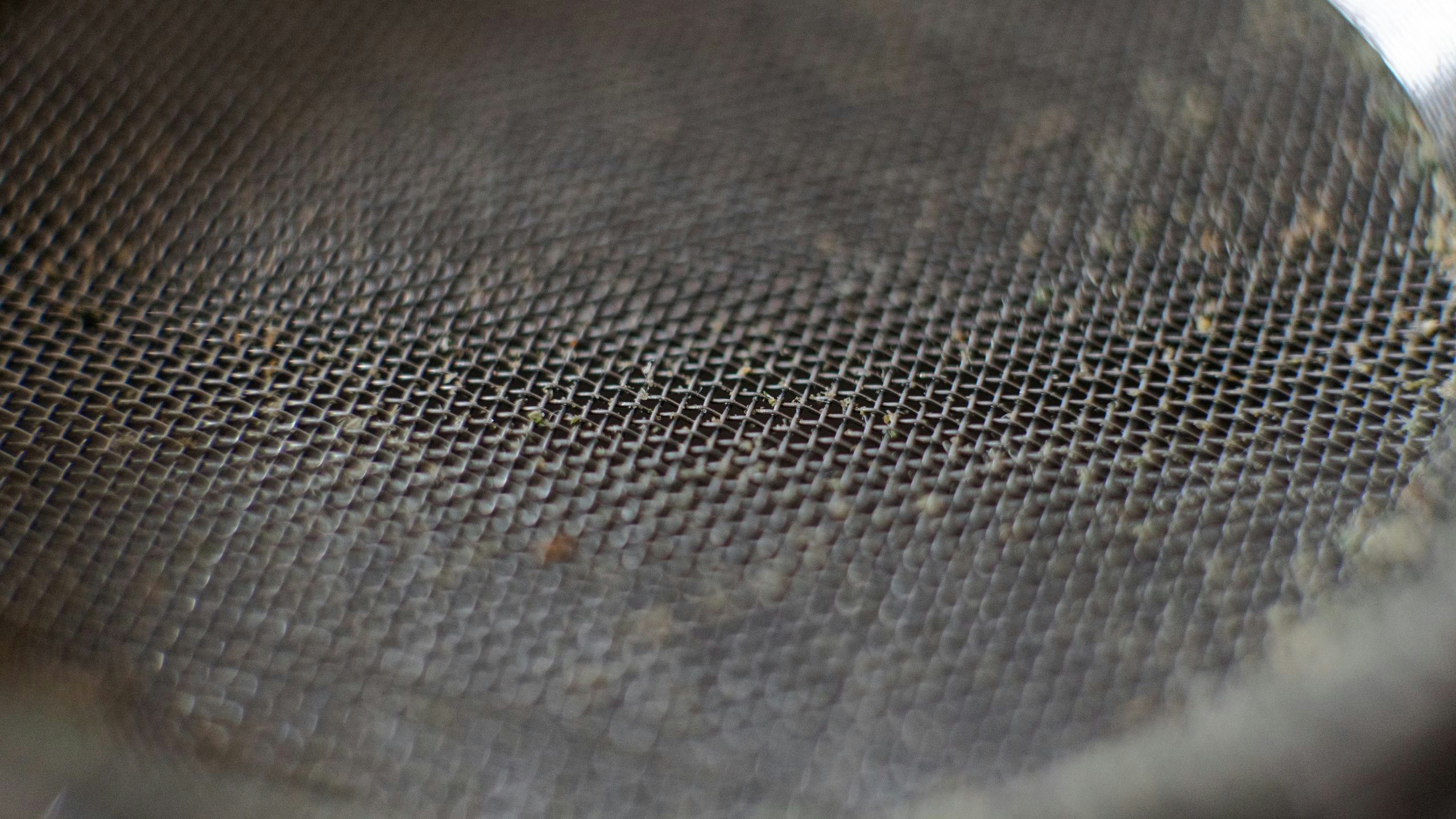 Parts Of Grinders & How To Use A Weed Grinder