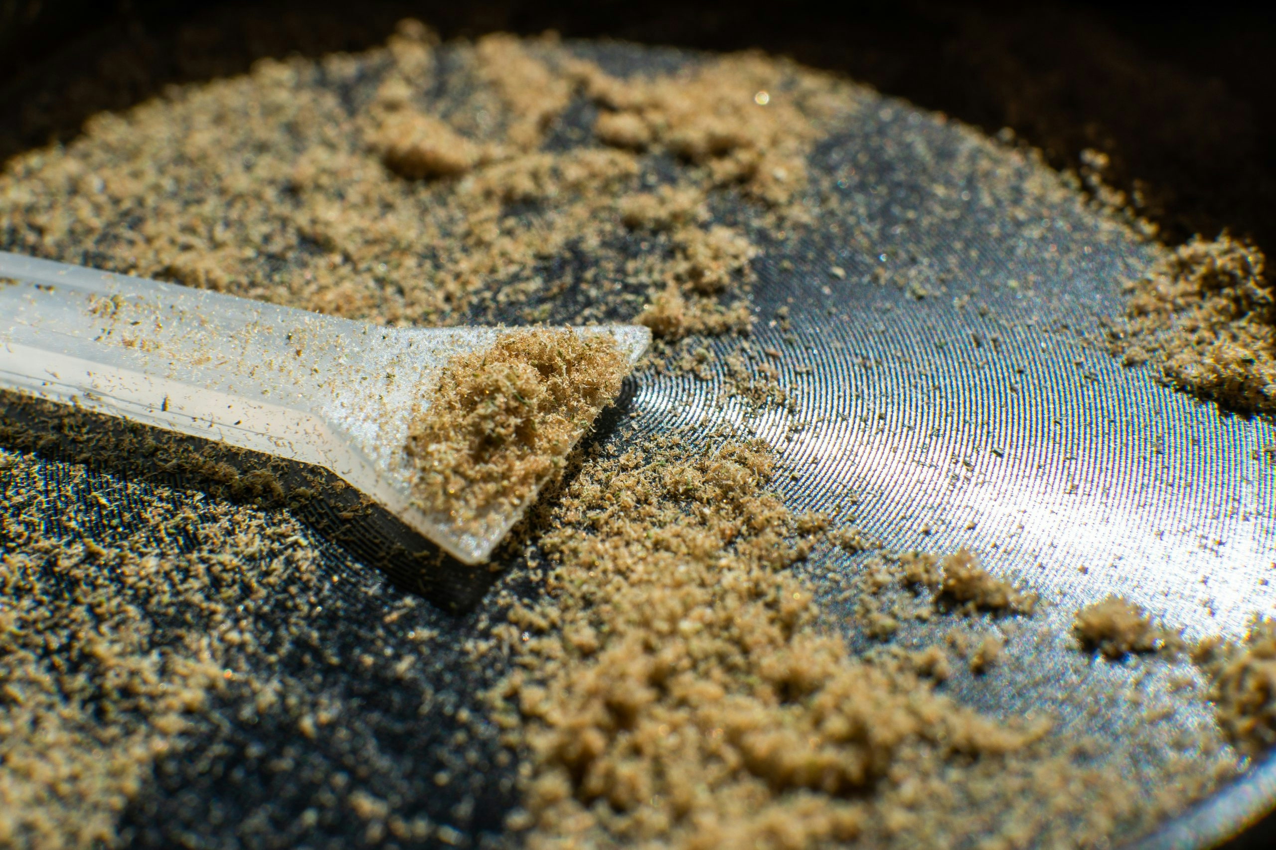 How To Make A Kief Press So You Can Smoke A Fat Bowl | Herb