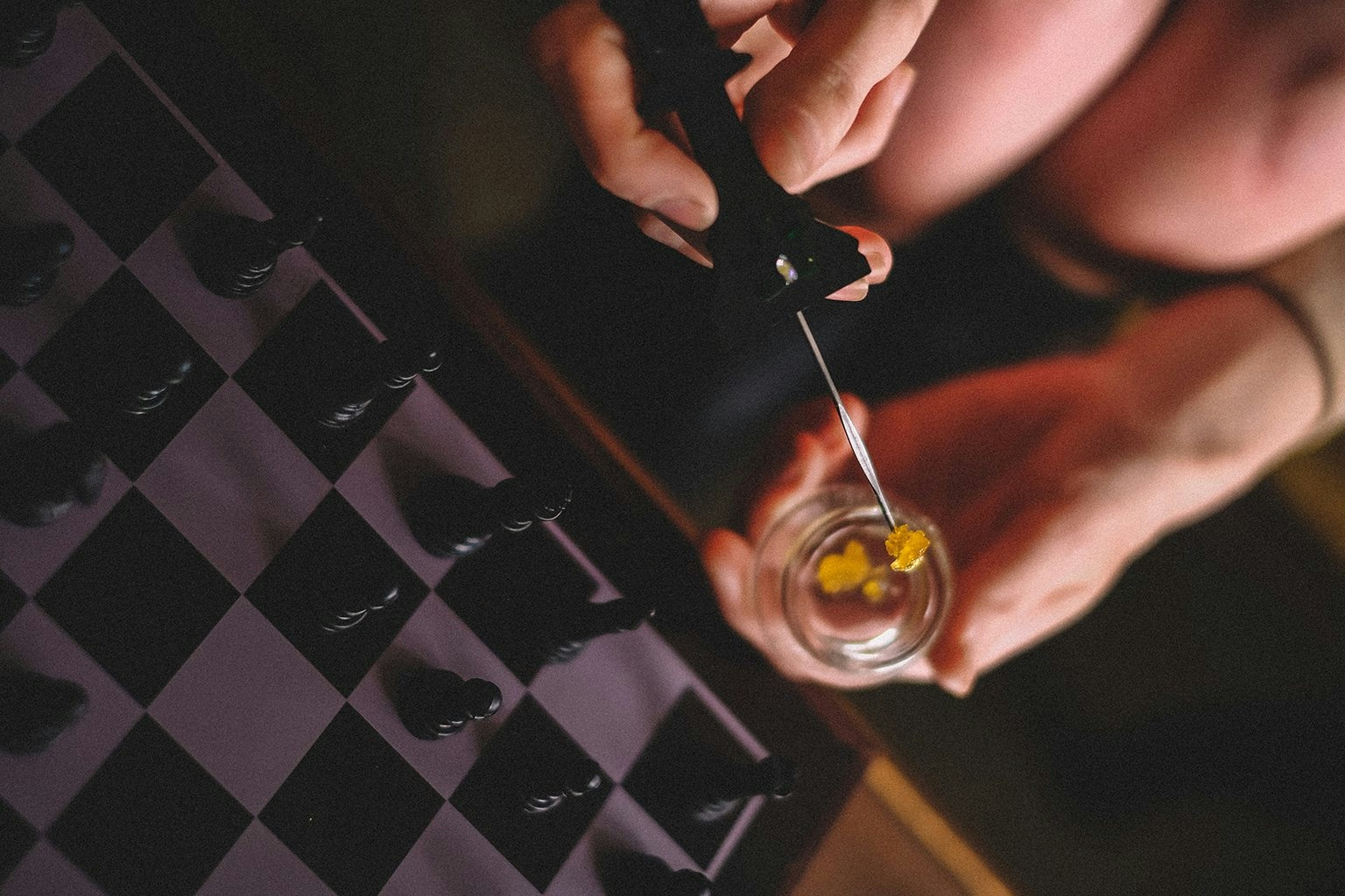 A Guide To Delta 8 Concentrates: Shatter Vs Diamonds