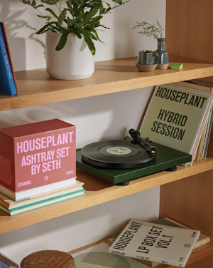 Seth Rogen’s Cannabis Company “Houseplant” Expands