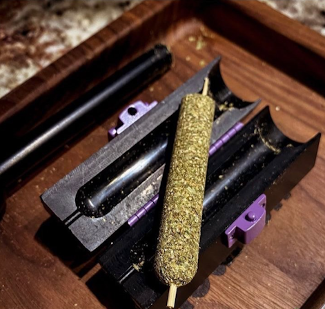 With A Cannabis Cigar, You Can Smoke For Hours On End