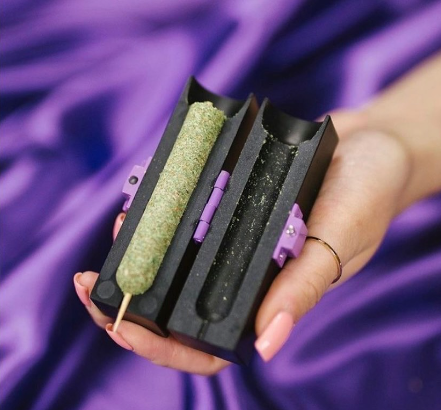 With A Cannabis Cigar, You Can Smoke For Hours On End