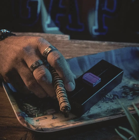 What’s The Difference Between A Thai Stick And Cannagar?