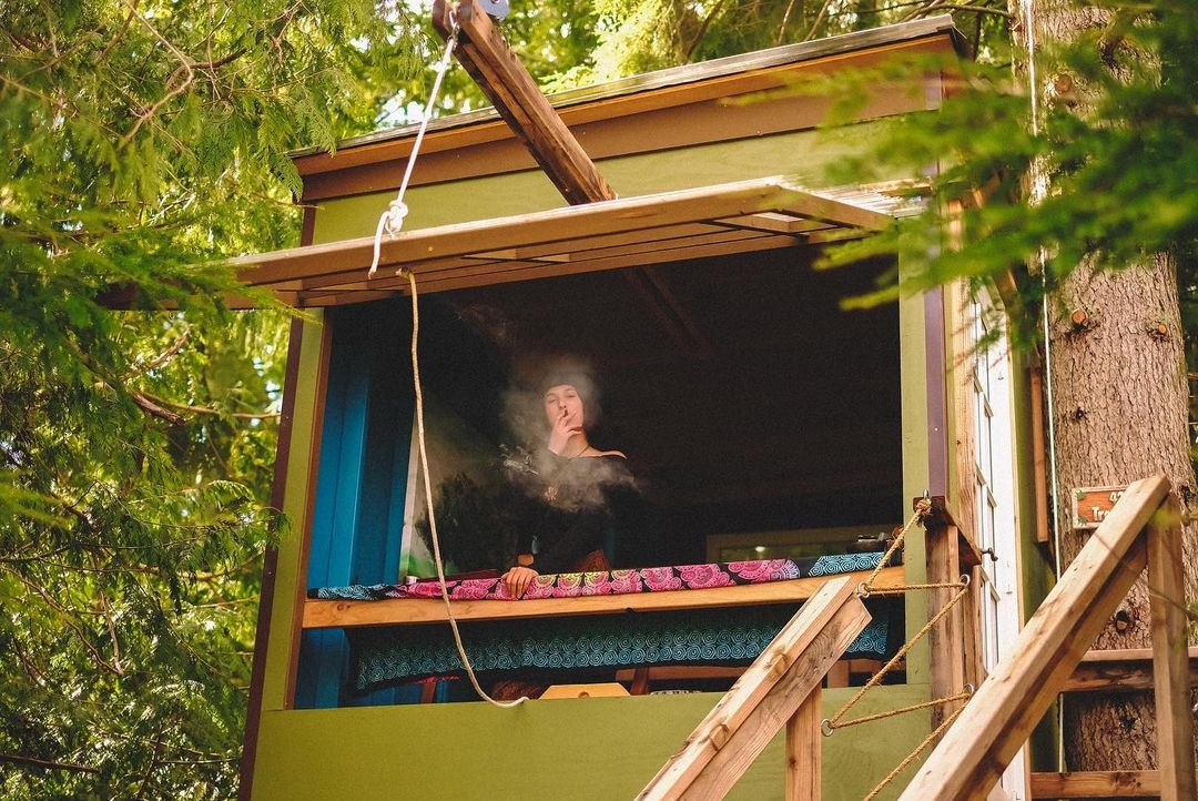 Weed Moms Need To Read “Why Mommy Gets High”