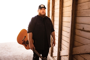 Luke Combs Says Getting High With Willie Nelson Was A “Rollercoaster”