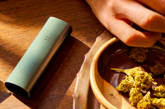 Stonerpedia: How To Clean Your PAX 3 Device