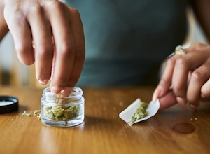 How To Roll A Joint In 6 Easy Steps