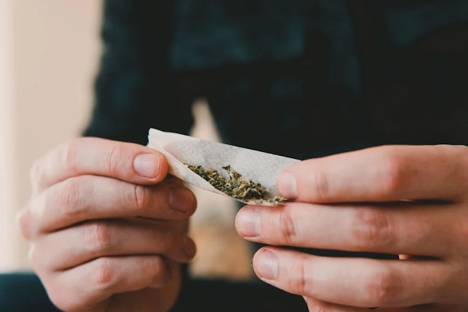 How To Roll A Joint In 6 Easy Steps