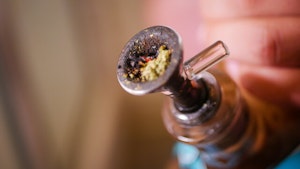 4 Signs It’s Time For A New Bong