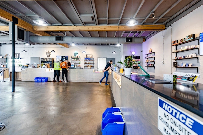 Best Dispensaries In Santa Clarita, CA