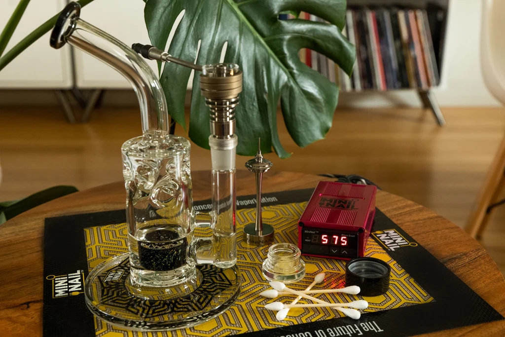 How To Take A Dab For The First Time & 5 Common Things You’ll Face