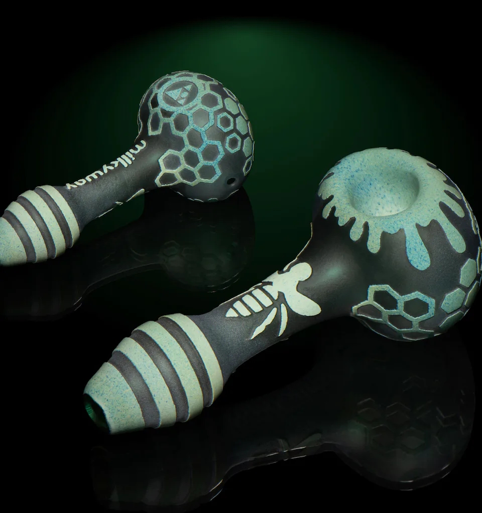 Herbworthy: Milkyway Glass Bee Hive Handpipe
