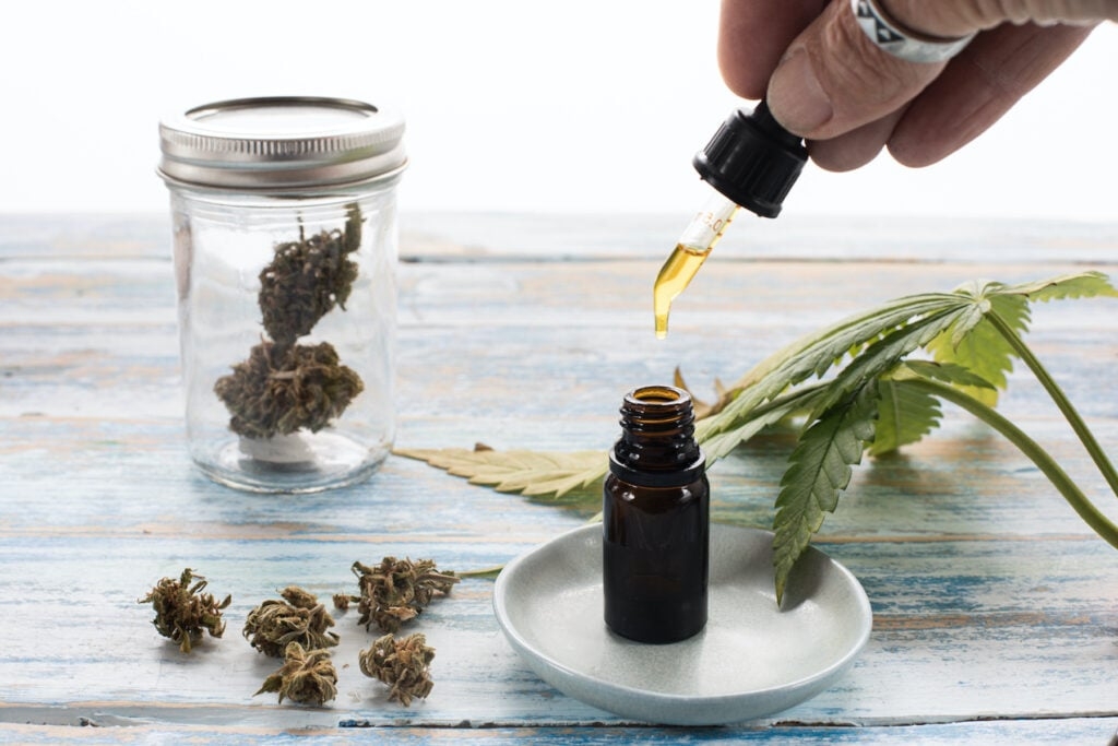 How To Make Cannabis Oil From Home: Easy Guide