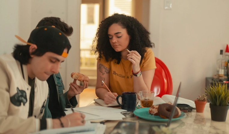 8 Reasons Why You Should Be Smoking Weed This Thanksgiving