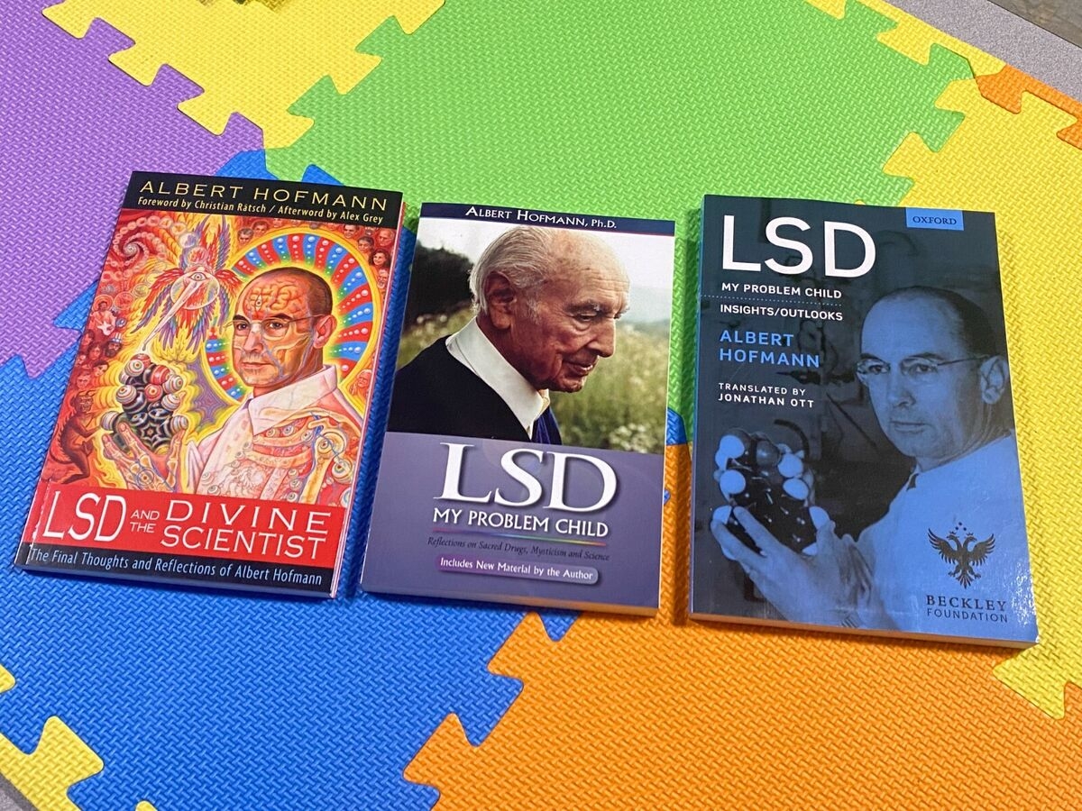 The 5 Best Books About Microdosing Psychedelics