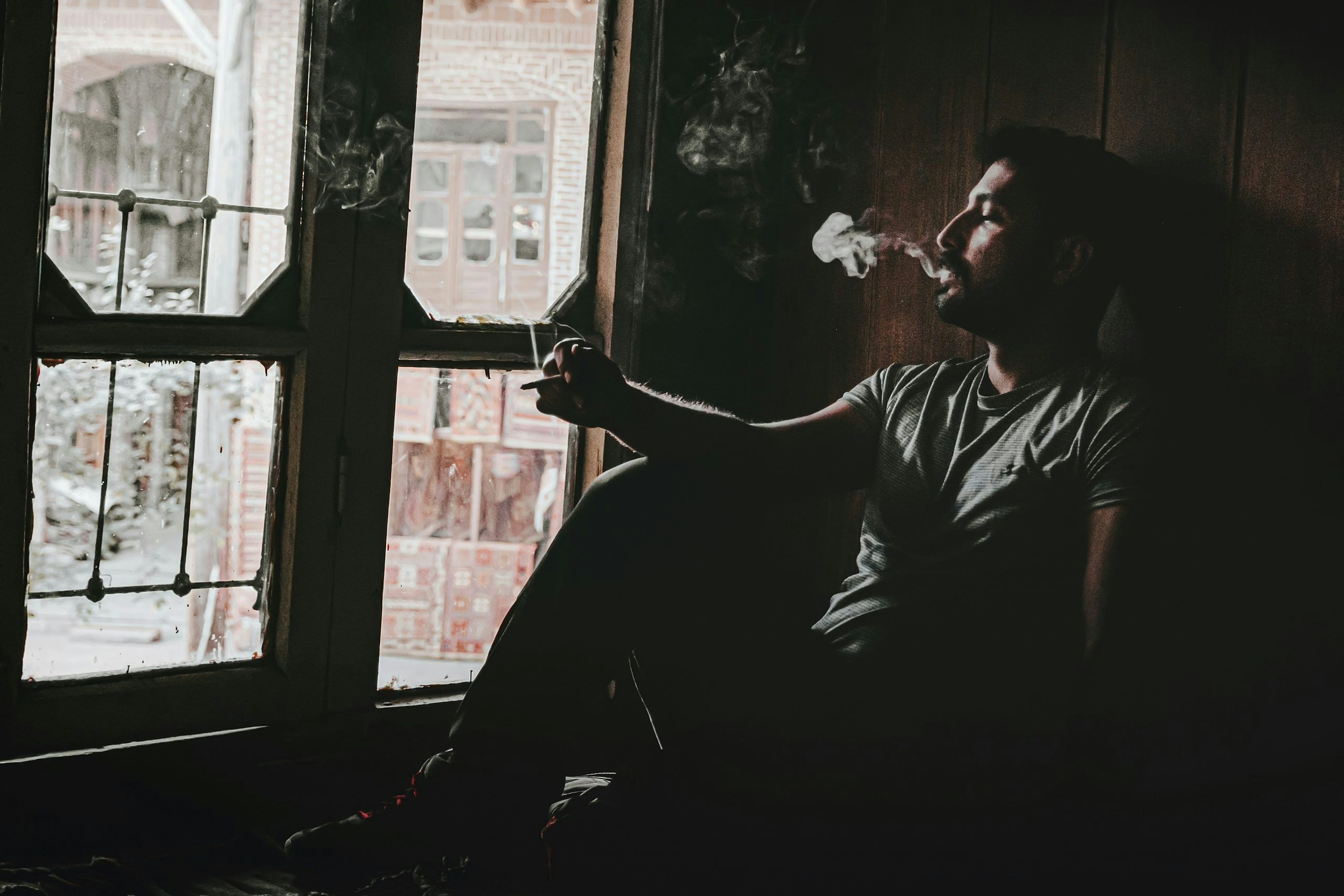 How To Smoke Weed In An Apartment And Not Get Caught