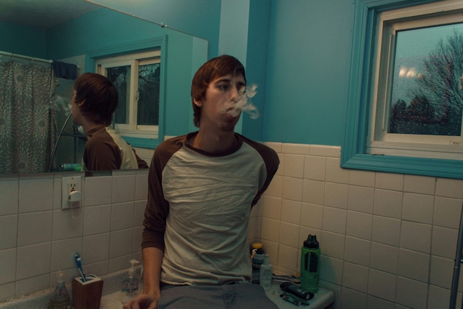 How To Smoke Weed Inside Without Leaving Smell: 6 Easy Steps