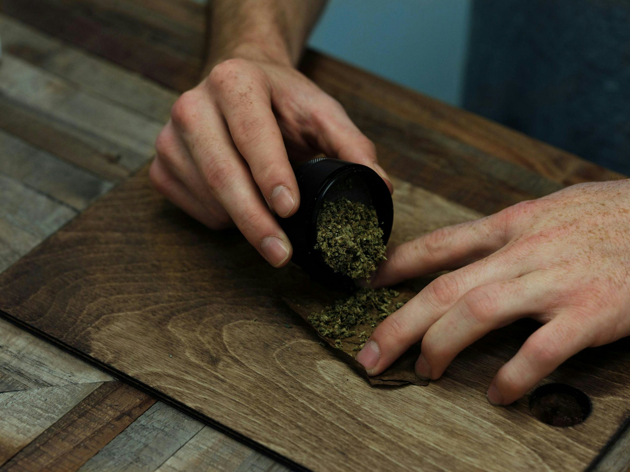 How To Roll A Backwoods Blunt