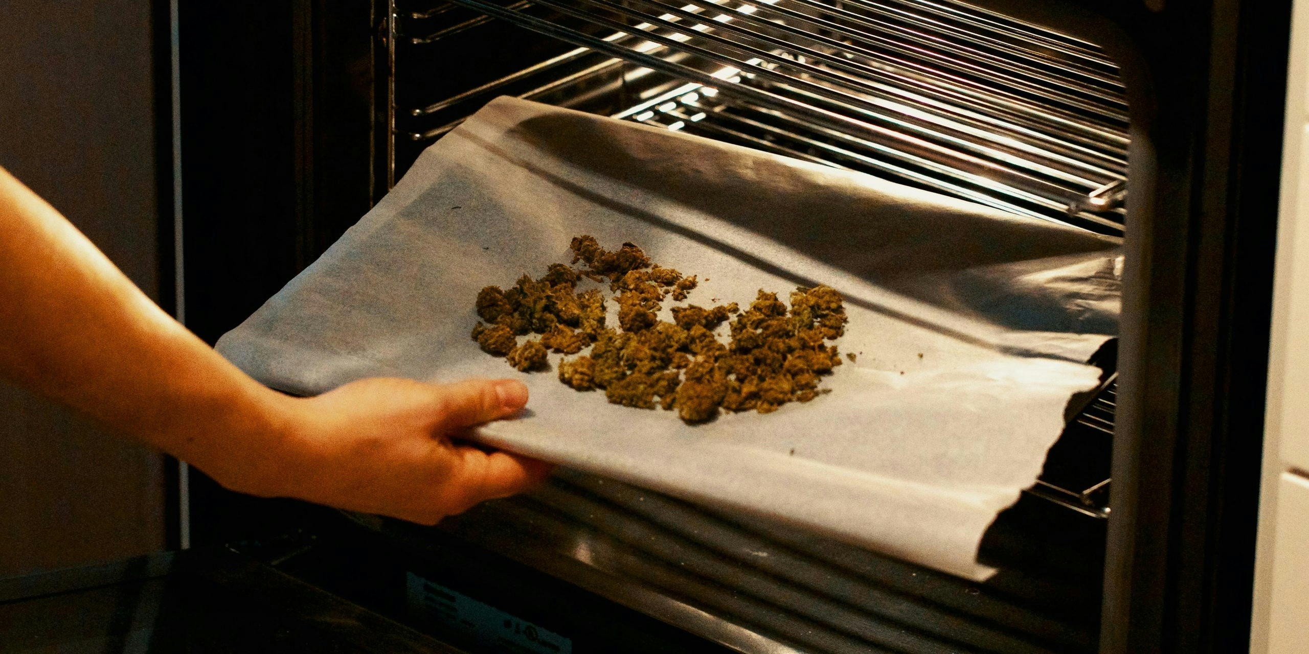 How To Decarb Marijuana: Cannabis Decarboxylation Guide