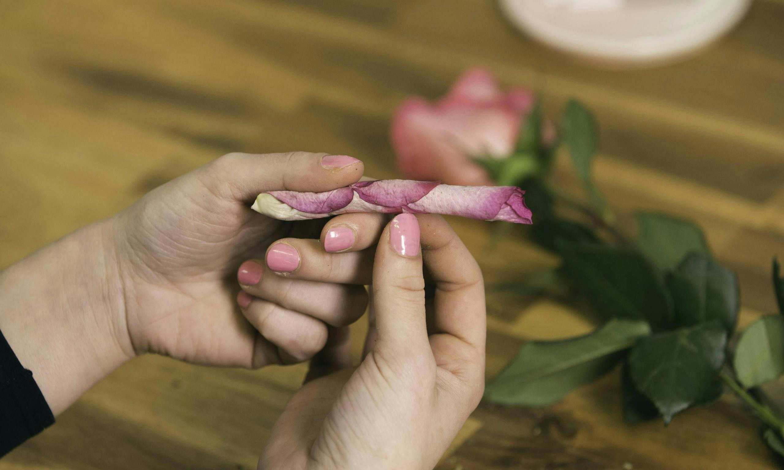 What Can I Use As Rolling Paper? 6 Alternatives To Rolling Paper