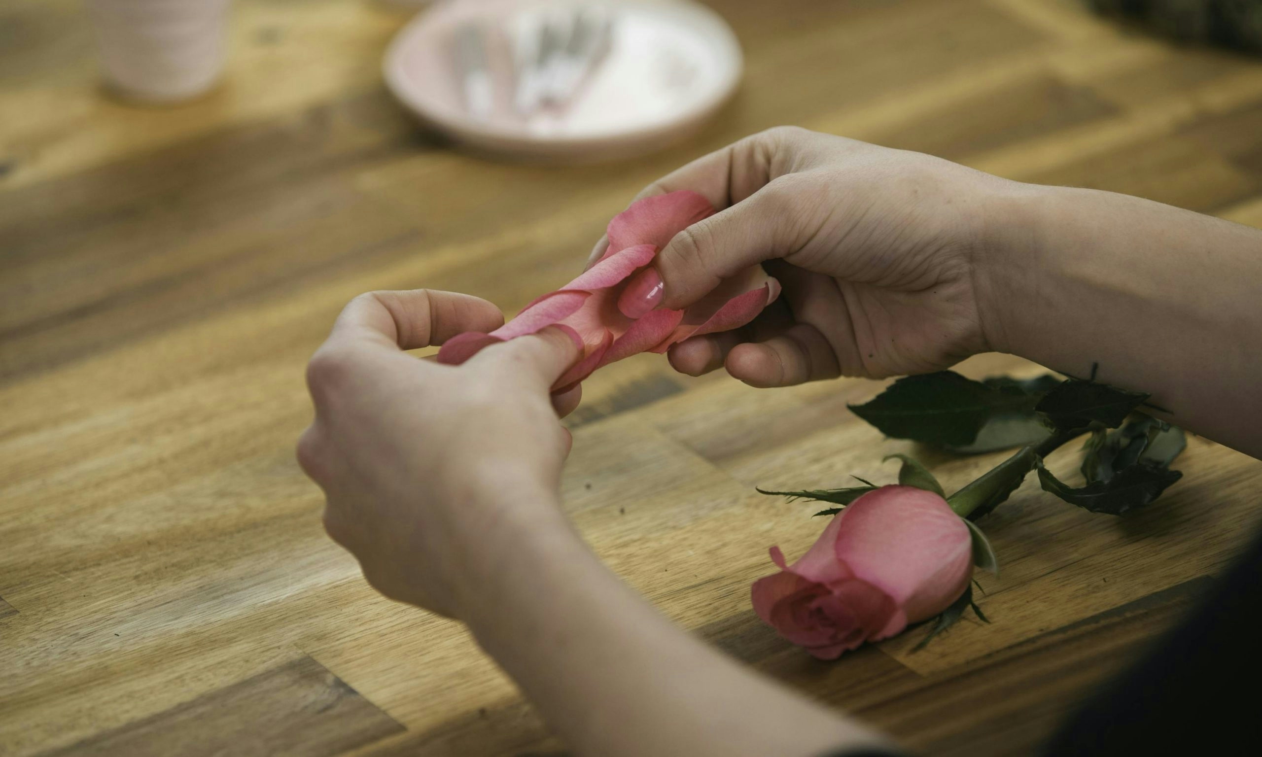 How To Roll A Rose Petal Blunt