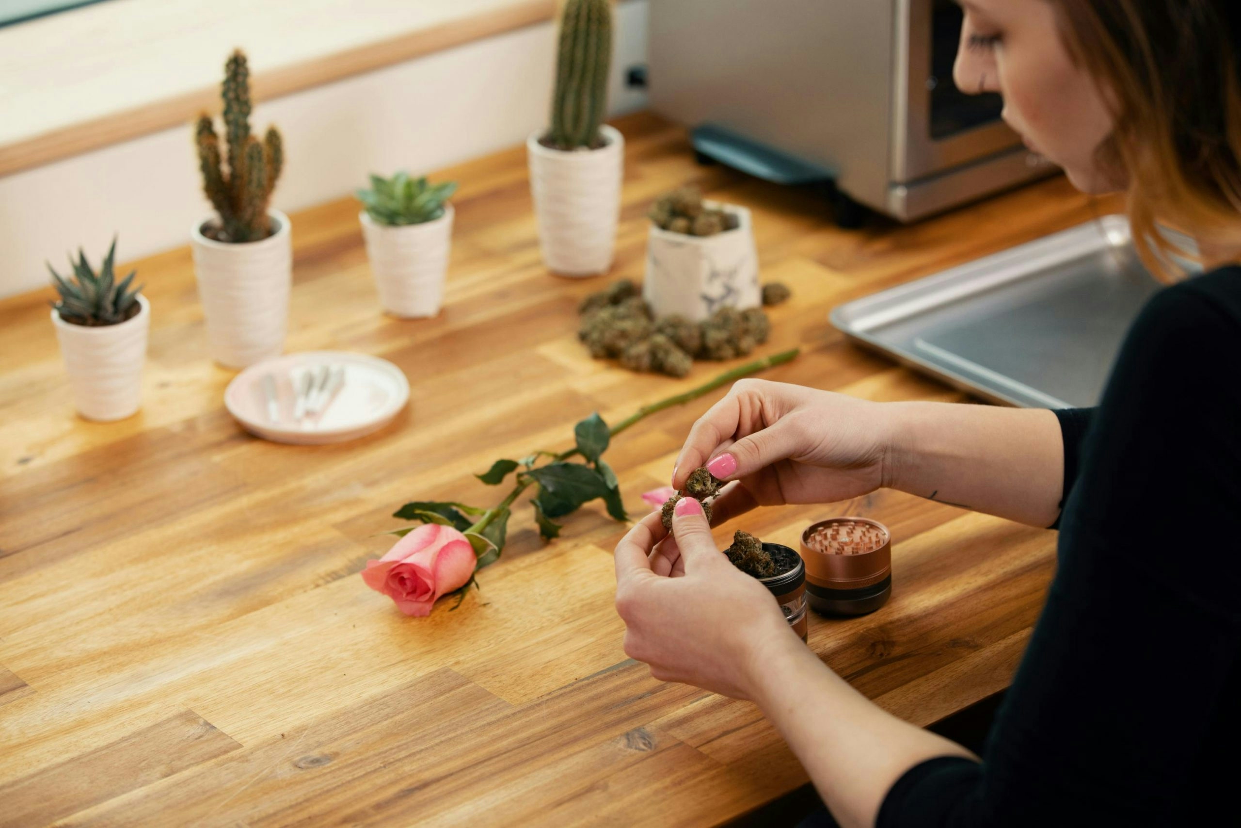 How To Roll A Rose Petal Blunt